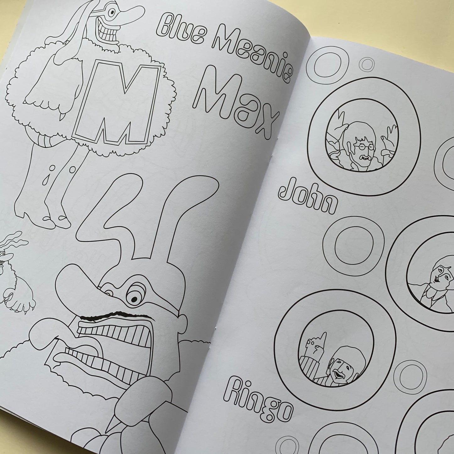 YELLOW SUBMARINE COLOURING BOOK