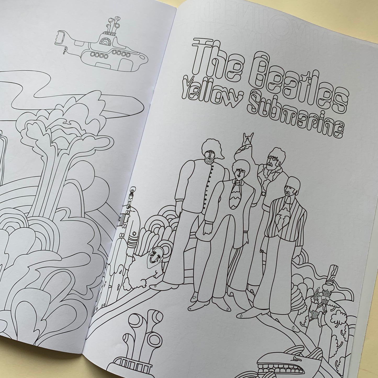 YELLOW SUBMARINE COLOURING BOOK